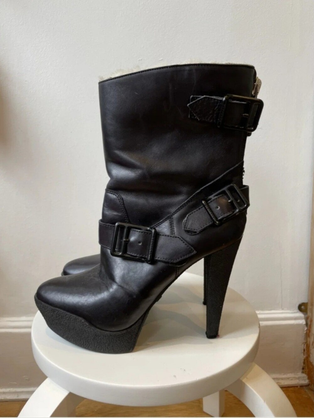 BURBERRY Black Leather Platform Shearling Lined Snow Boots